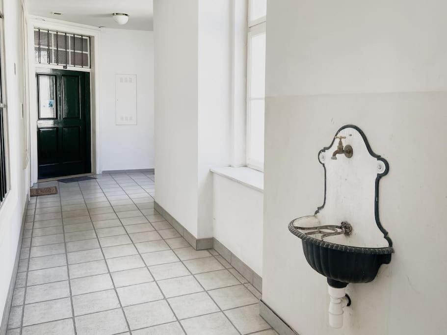 Stylish Designer Apartment At The Center Of Vienna Naschmarkt エクステリア 写真